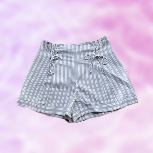 Club Monaco High Rise Ditmas Lace-Up Cuffed Short, NWT - Picture 2 of 6